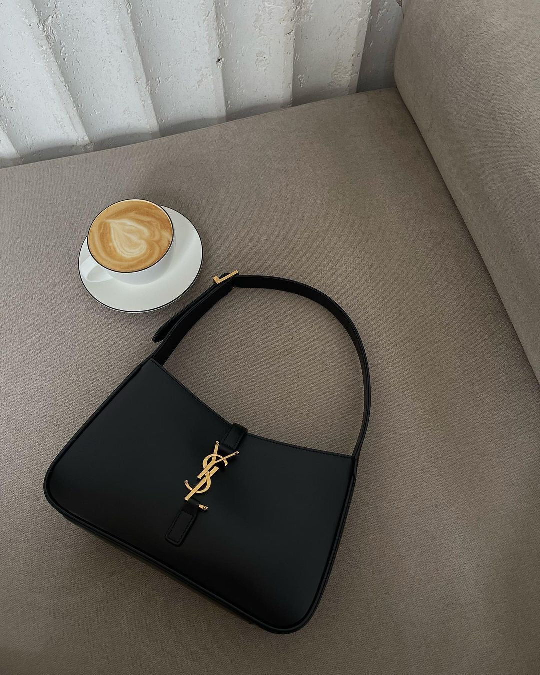 Yves Saint Laurent Hobo Classic