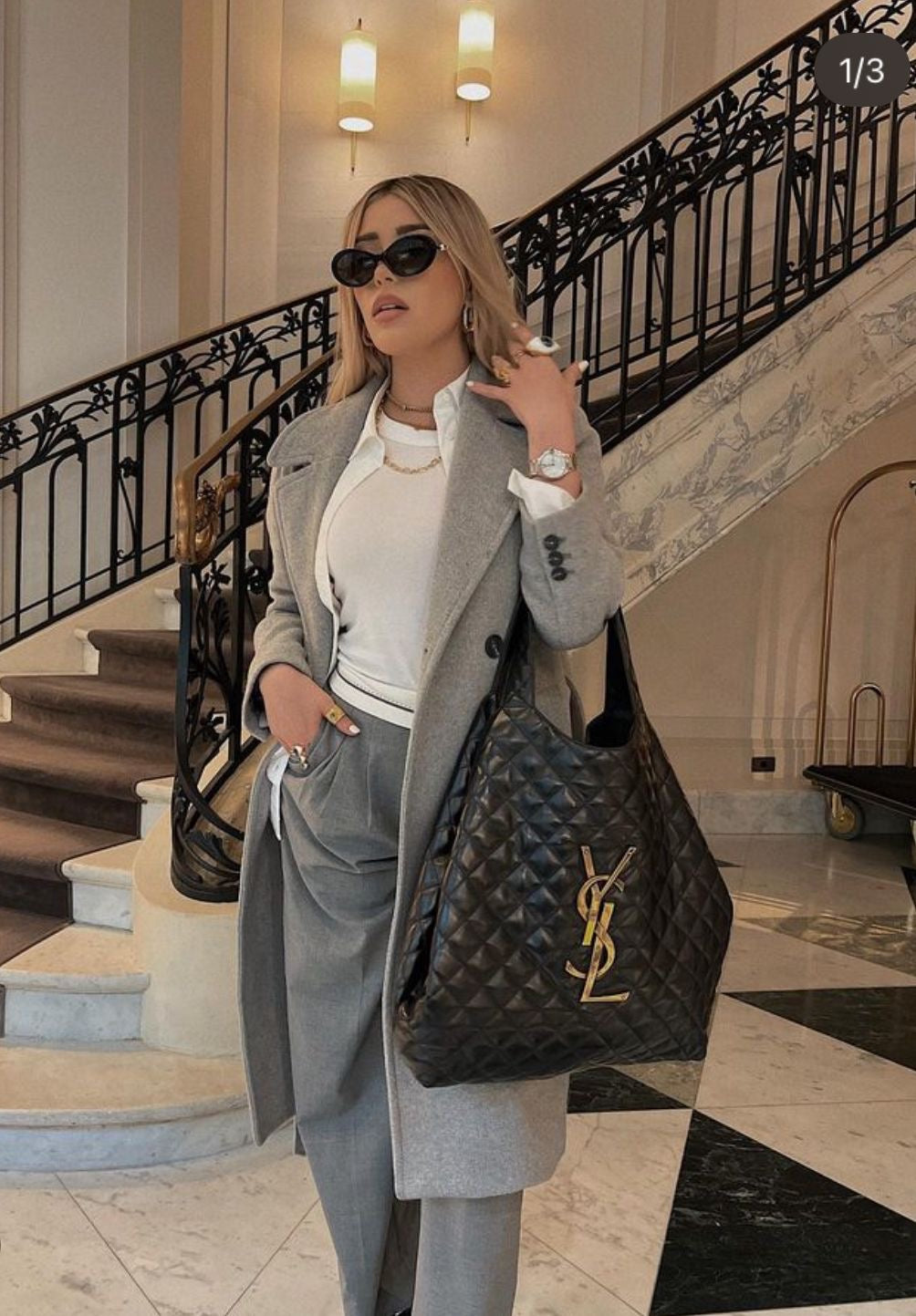 Yves Saint Laurent Maxi Bolso Black