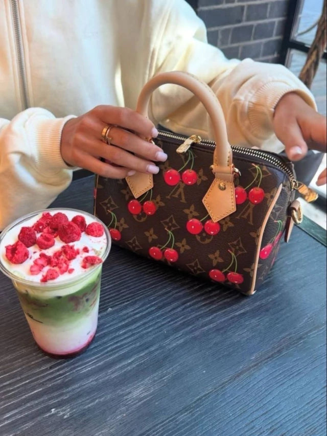 Louis Vuitton Baúl Cherry