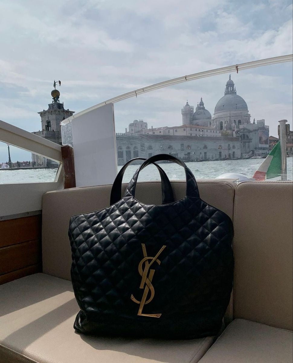 Yves Saint Laurent Maxi Bolso Black