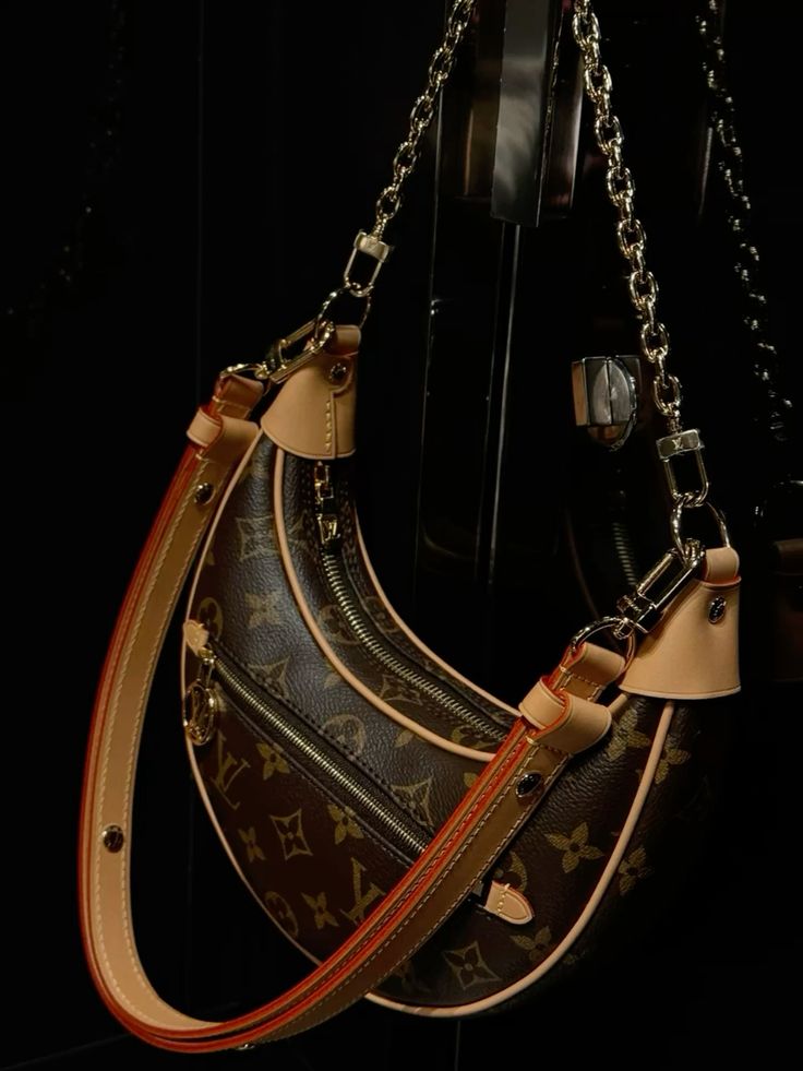 Louis Vuitton Loop Classic