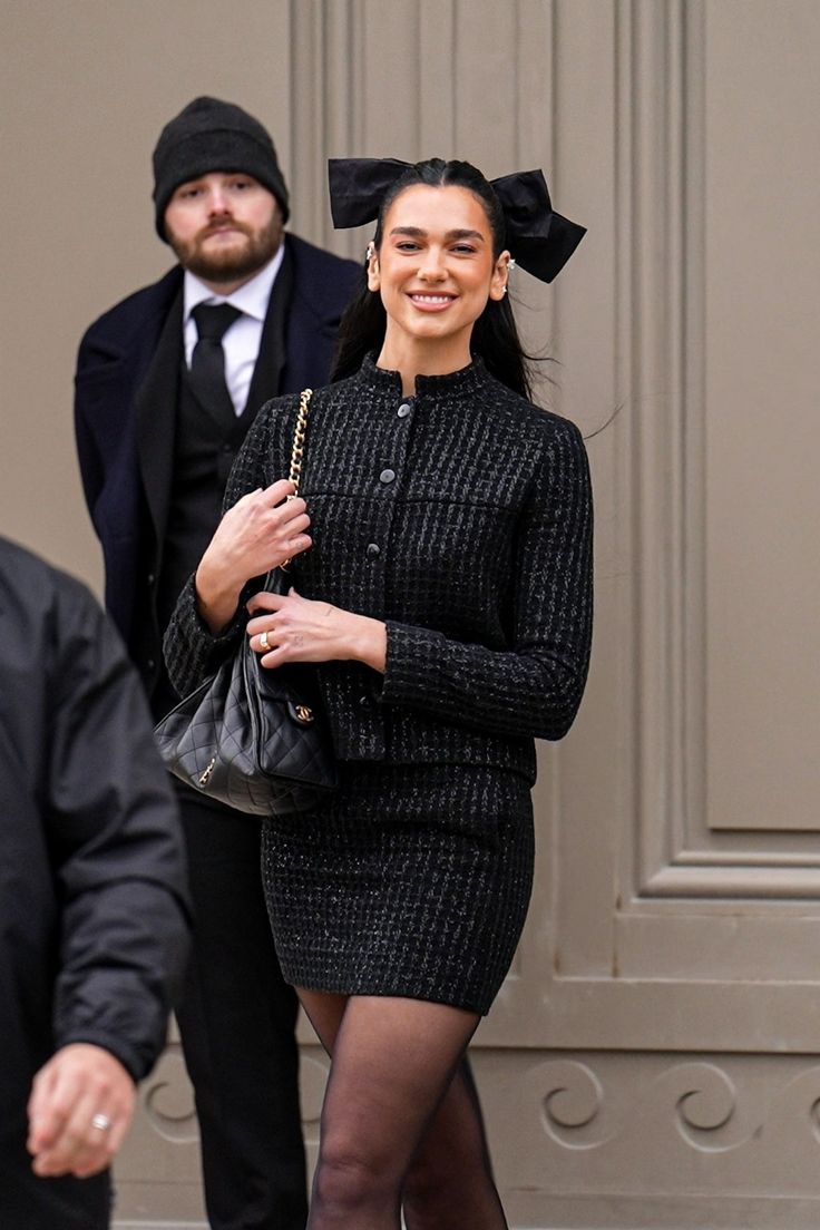 Chanel 25 Black