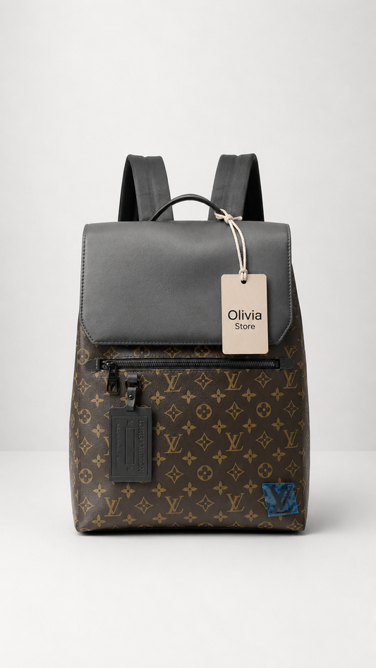 11. Louis Vuitton Mochila Negra y Marrón