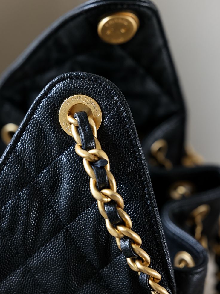 Chanel 25 Black