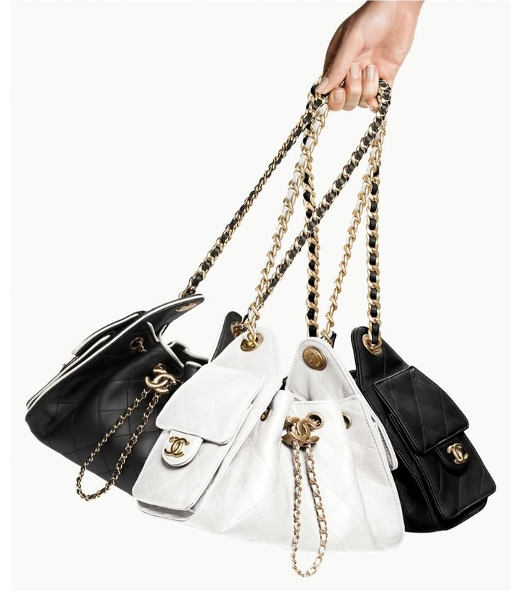 Chanel 25 Black