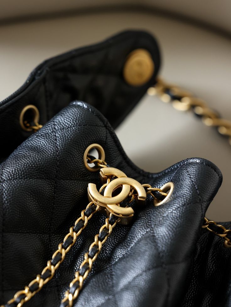 Chanel 25 Black