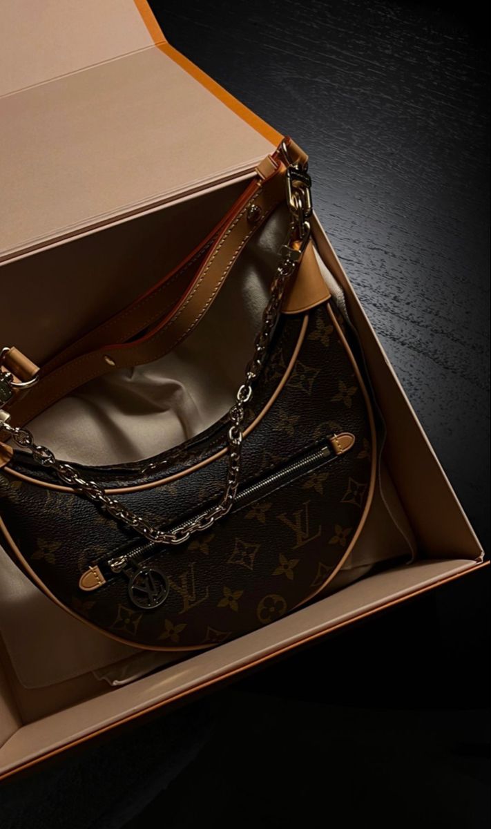 Louis Vuitton Loop Classic